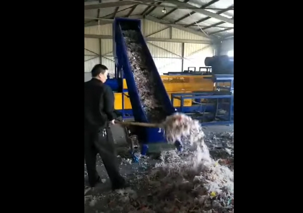 Máquina de moldagem por extrusão de plástico de reciclagem de uma etapa de estação dupla